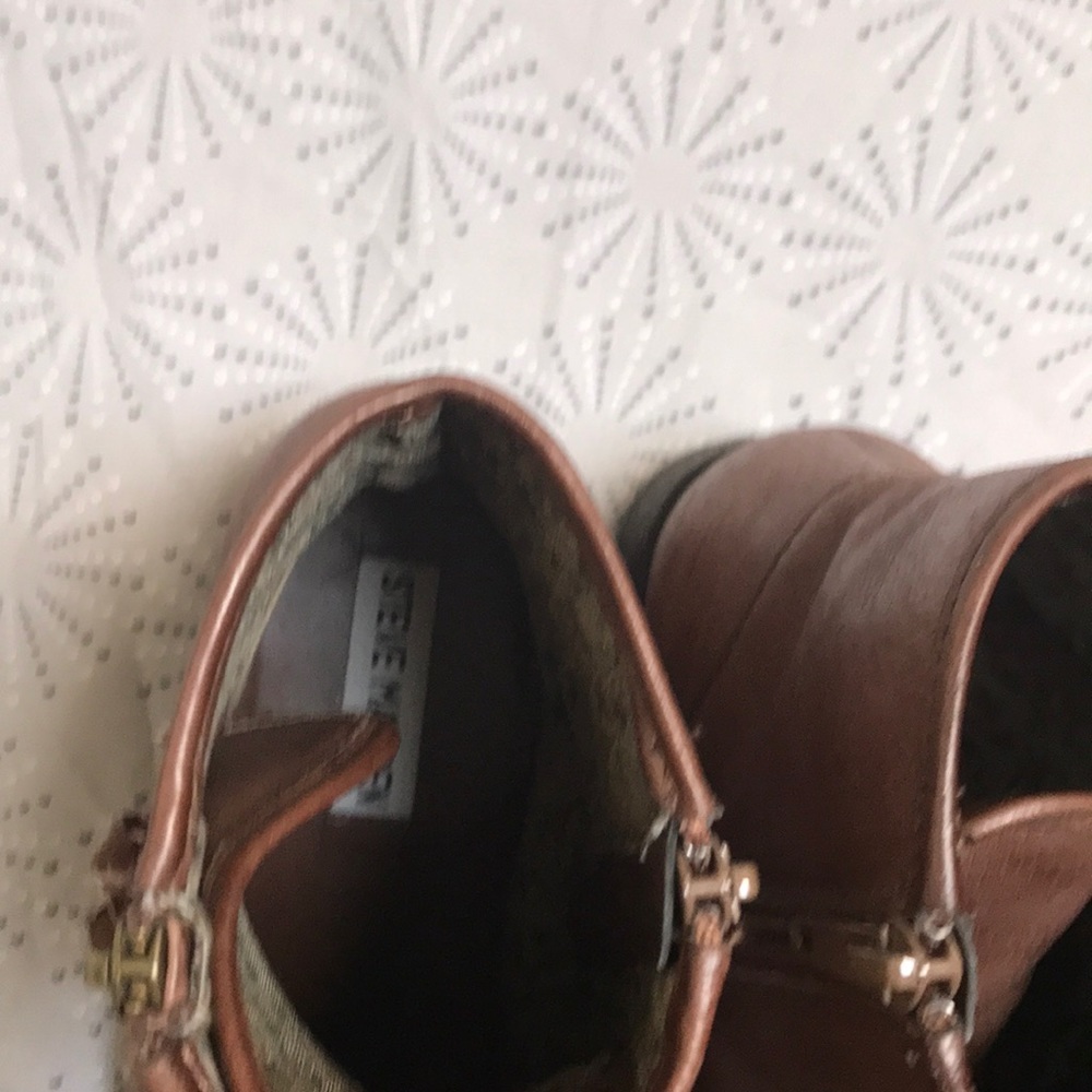 Boot - Picture 2 of 2